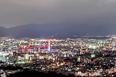 初夏の夜風に吹かれて。京都随一の夜景スポット 東山山頂公園夜景ラン