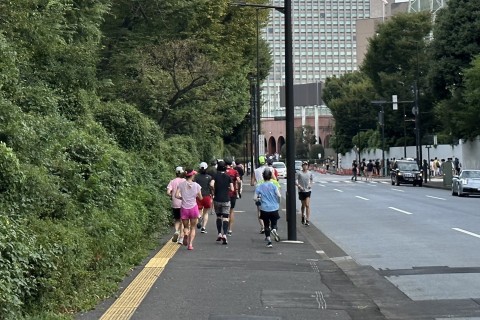 神宮外苑ペース走5K〔5.30〕×3セット　（30分毎ST）