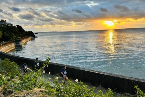 「第8回沖縄100Kウルトラマラソン」大会記念Tシャツ購入はこちらから！