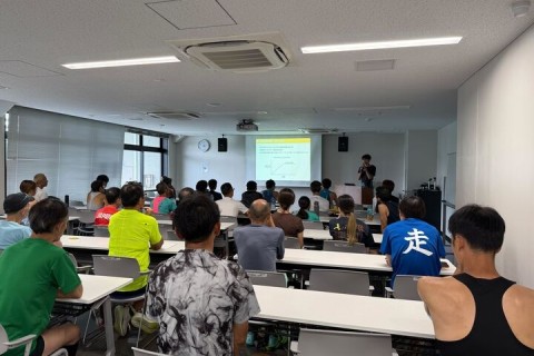 薄田コーチの座学の模様