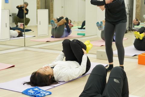 夏に走れない方大集合 3回シリーズランナーズピラティス2 腕振りで脚の動きを生み出す