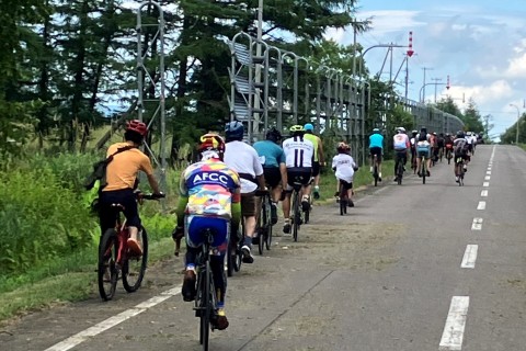 真っ直ぐな道を走ります