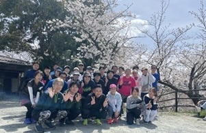 桜スポットで記念撮影