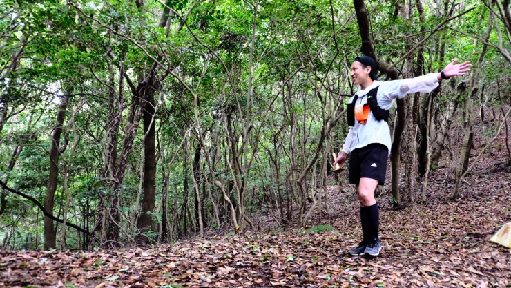 スタッフが笑顔でご案内