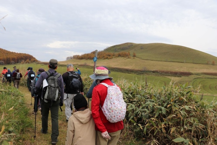 最初に目指すのはモアン山です
