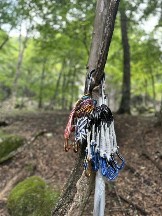 数々のクライミングギア、一つ一つ説明させていただきます。