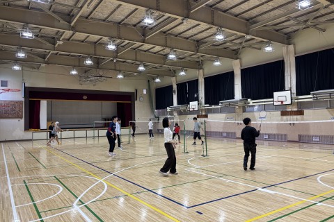 交流型初心者　木曜夜はバドミントンでストレス発散！