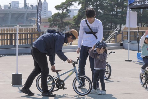 乗れた！の感動を一緒に「親子で楽しく学べる自転車教室 inプレイアトレ土浦」
