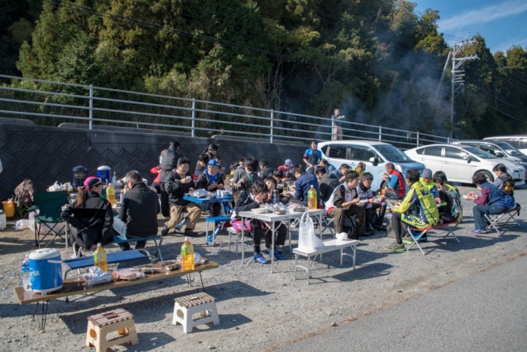 レースの後はBBQで打ち上げ