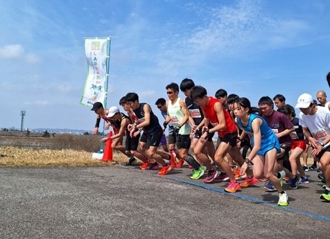 子供から大人まで、年代を分けずに一斉スタートです!