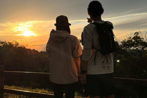 【初心者･鎌倉】夕焼け絶景ナイトハイキング＆路地裏酒場で一杯(全歩き)