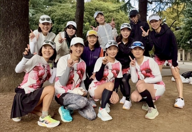 華やかなクラブウエアです