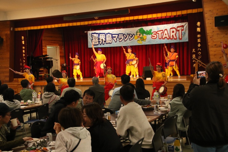 打ち上げでは、喜界島の芸能が楽しめます。