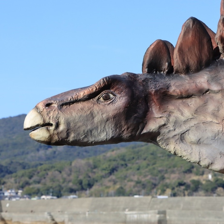 恐竜のオブジェ