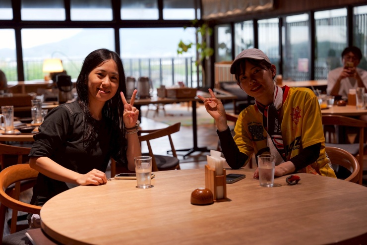 ゴール後、希望者交流会でビールで乾杯！