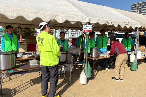 特製うどん配布