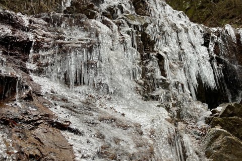 氷瀑トレッキングツアー
