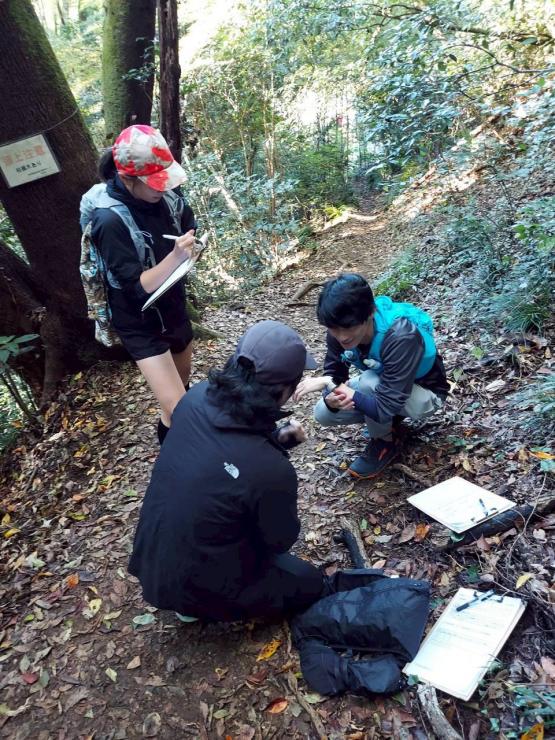 前回実施写真　昼フィールド講習の様子