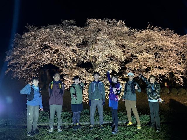 桜をバックに記念撮影(去年のイベント時)