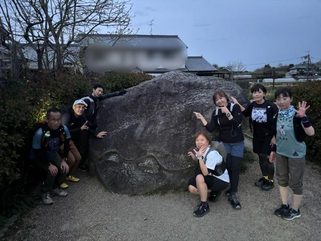 名所の亀石にも寄ります！