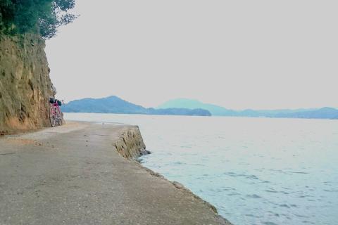 島の豊かな自然環境の中を探索する “ホンの小さな冒険RIDE” in 似島