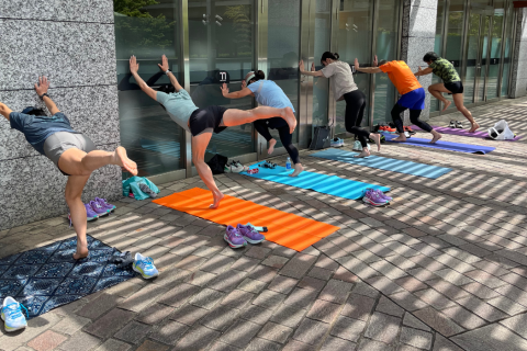 【4/26皇居】春の外ヨガと皇居グループラン！～心も体もハッピーに♪～