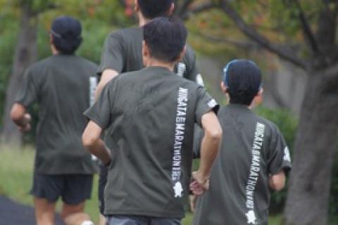 新潟シティマラソン2026　サトウ食品 餅は走るチカラランニングクラブ