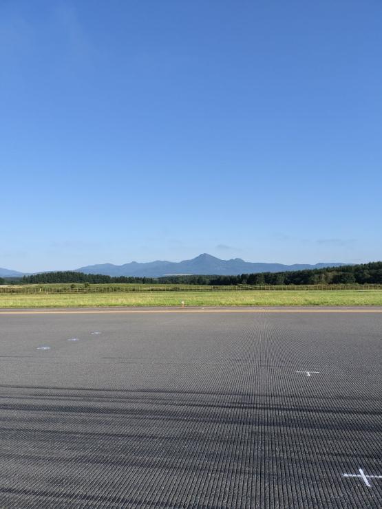 中標津町のシンボル、武佐岳の雄姿が見える