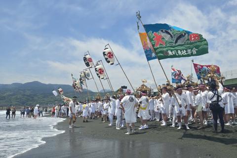 LUNAウォーク☆御神輿の浜降り（海入り）を見にいこう！！
