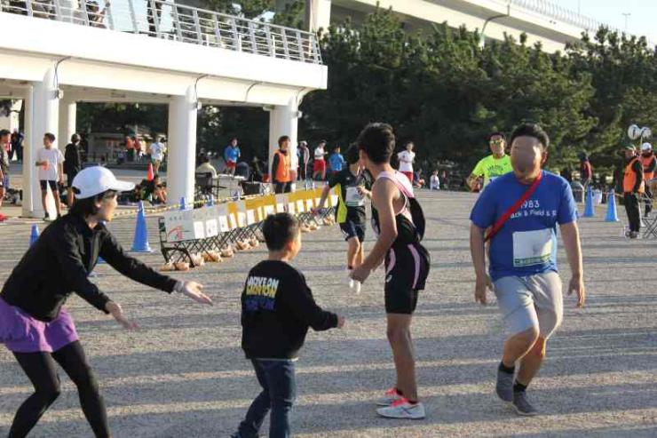 老若男女問わず、楽しくタスキをつないで走ります