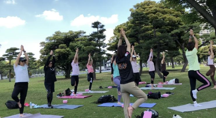 軸を感じて体幹強化